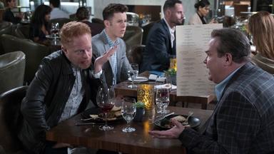 Modern Family 9x14