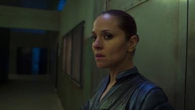 El regreso de la espía 1x1