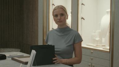 La agente encubierta 1x2