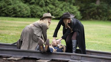 DC's Legends of Tomorrow 5x7