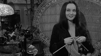 La familia Addams 1x1