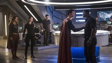 Supergirl 2x2
