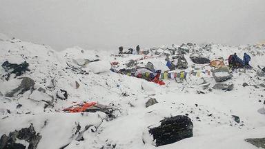 Réplicas: El terremoto en el Everest y Nepal 1x2