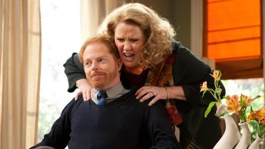 Modern Family 2x9