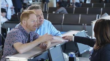 Modern Family 8x18