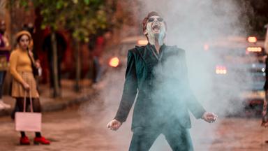 Good Omens 2x1