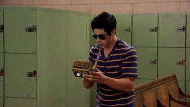 Los magos de Waverly Place 3x3