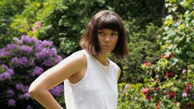 El pueblo de los malditos 1x2