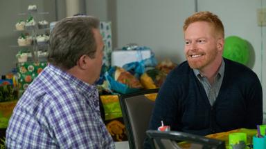 Modern Family 9x22