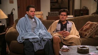 Dos hombres y medio 1x13