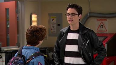 Liv y  Maddie 4x5