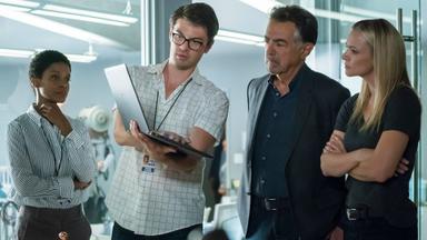 Mentes criminales 13x8
