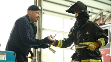 Chicago Fire 6x10