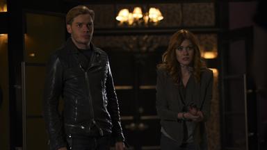 Cazadores de sombras 2x9