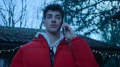 Élite Historias Breves: Patrick 1x1