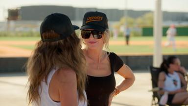 Team Moms: Baseball 1x4