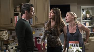 Modern Family 9x7