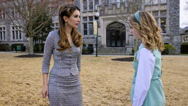 Al otro lado del instituto 1x1