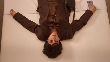 La casa de las flores 1x4