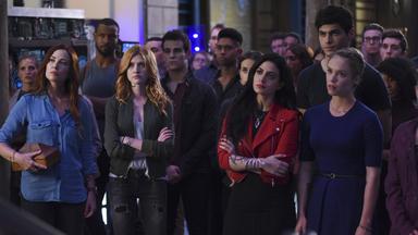 Cazadores de sombras 2x1