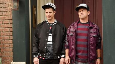 Brooklyn Nine-Nine 5x3