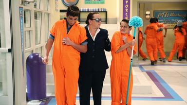 Liv y  Maddie 2x11