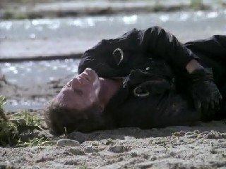 MacGyver 1x17