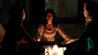 Crónicas vampíricas 1x9
