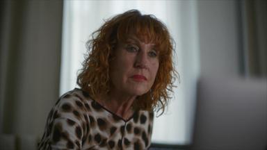 Hey Beautiful: Anatomy of a Romance Scam 1x2