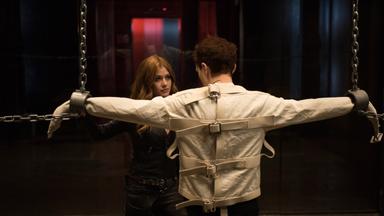 Cazadores de sombras 3x18