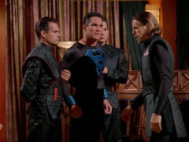 Lois y Clark: Las nuevas aventuras de Superman 4x2