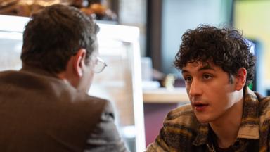 La empresa de sillas 1x3