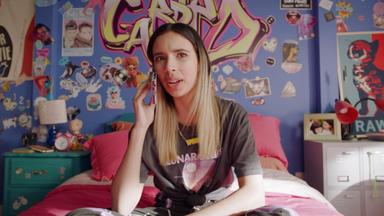 Gabby Duran: Alien total 2x11