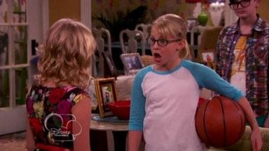 Liv y  Maddie 1x18