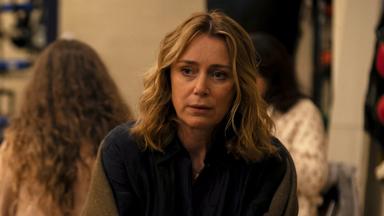 El pueblo de los malditos 1x1