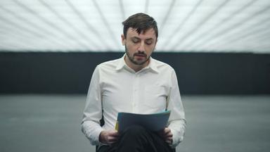 Bad Vegan: Fama. Fraudes. Fugitivos 1x2