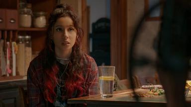 The Republic of Sarah 1x11