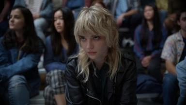 When the Street Lights Go On 1x5