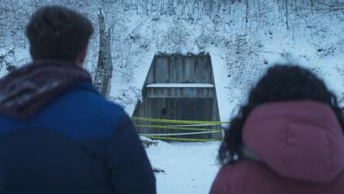 Paralelos desconocidos 1x2